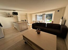 Modern Flat With Garden