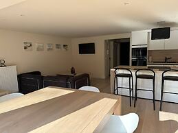 Modern Flat With Garden