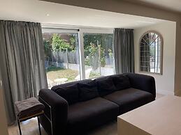 Modern Flat With Garden