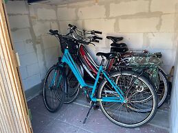 Modern Flat With Garden