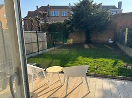 Modern Flat With Garden