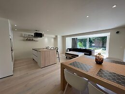 Modern Flat With Garden