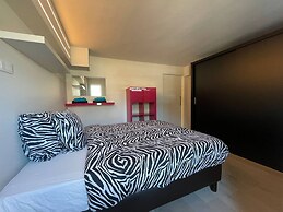 Modern Flat With Garden