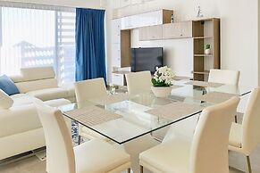 Luxe Condos Complex with Roof Pool