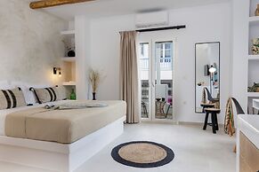 Arch Chora Home Next to the Old Castle