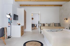 Arch Chora Home Next to the Old Castle