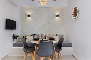 Arch Chora Home Next to the Old Castle