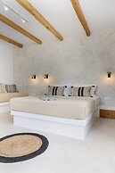 Arch Chora Home Next to the Old Castle