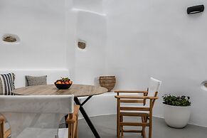 Arch Chora Home Next to the Old Castle