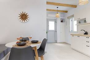 Arch Chora Home Next to the Old Castle