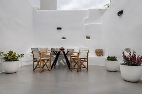 Arch Chora Home Next to the Old Castle