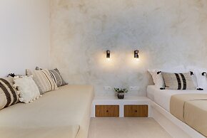 Arch Chora Home Next to the Old Castle