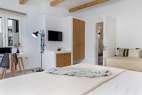 Arch Chora Home Next to the Old Castle