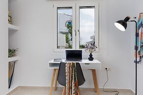 Arch Chora Home Next to the Old Castle