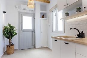 Arch Chora Home Next to the Old Castle