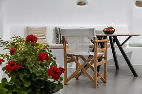 Arch Chora Home Next to the Old Castle