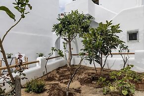 Arch Chora Home Next to the Old Castle