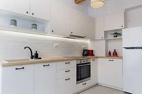 Arch Chora Home Next to the Old Castle