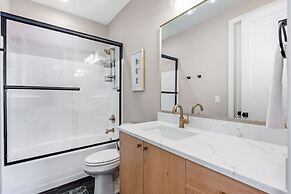 Hukilau House - St. George 5 Bedroom Townhouse