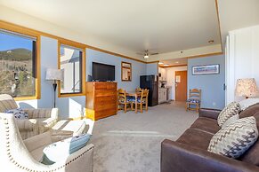 2756 Slopeside Condo