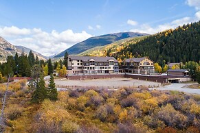 2756 Slopeside Condo