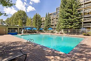 1483 Lakeside 1 Bedroom Condo