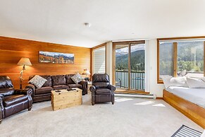 1483 Lakeside 1 Bedroom Condo