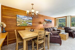 1483 Lakeside 1 Bedroom Condo