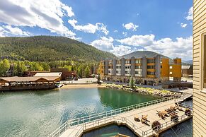 1483 Lakeside 1 Bedroom Condo