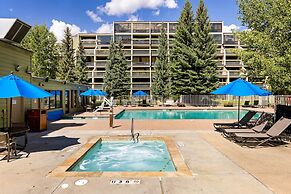 1483 Lakeside 1 Bedroom Condo