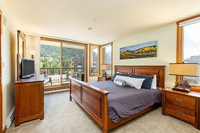 1483 Lakeside 1 Bedroom Condo