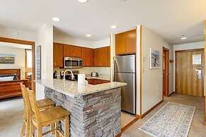 1483 Lakeside 1 Bedroom Condo