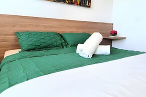 Makia Beach Experience