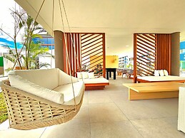 Makia Beach Experience