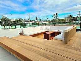 Makia Beach Experience