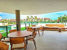 Makia Beach Experience