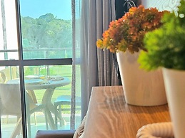 Makia Beach Experience