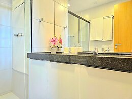 Makia Beach Experience