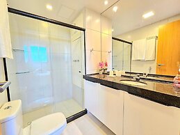 Makia Beach Experience