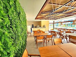 Makia Beach Experience