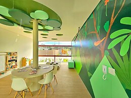 Makia Beach Experience