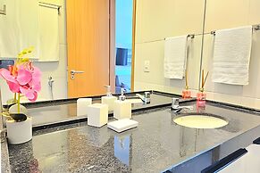 Makia Beach Experience