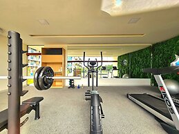 Makia Beach Experience