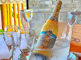 Makia Beach Experience