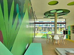 Makia Beach Experience