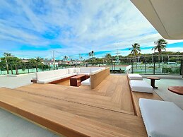 Makia Beach Experience