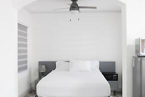 Maximum Beach Hotel