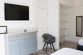 Maximum Beach Hotel