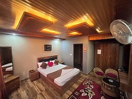 TRADITIONAL HOTEL AND RESTAURANT