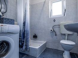 Dazzling Ponikvice Apartment With Balcony